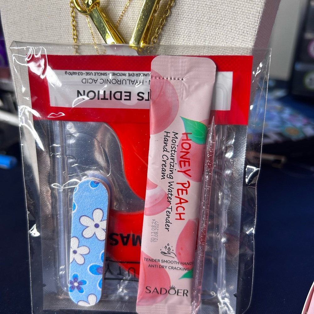 FREE GIVE AWAY BUNDLE!